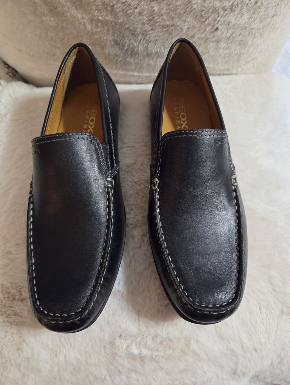 Geox Men's Black Leather Slip-On Loafers with Contrast Stitching. Sz 41 Or US 8